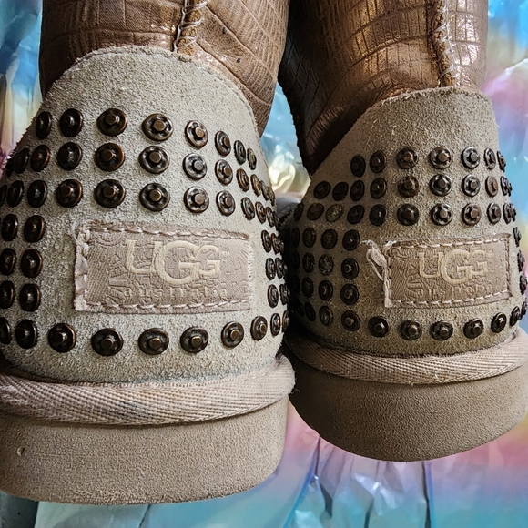 10 [UGG] Metallic Studded Fur Lined Croc Boots -Worn but lots of life - Picture 6 of 15